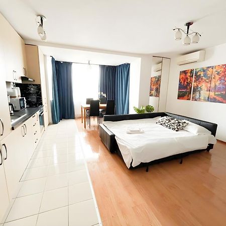 Enchanting Retreat - Historic Old Town - Pet-Friendly Haven - Steps From Unirii Bucureşti Ngoại thất bức ảnh