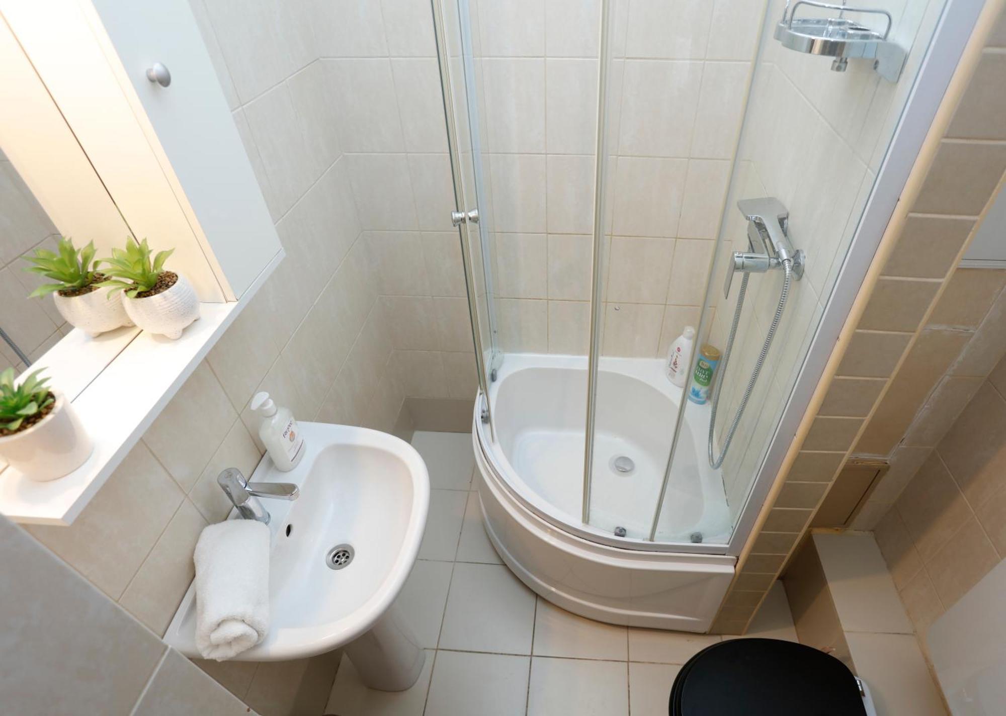 Enchanting Retreat - Historic Old Town - Pet-Friendly Haven - Steps From Unirii Bucureşti Ngoại thất bức ảnh