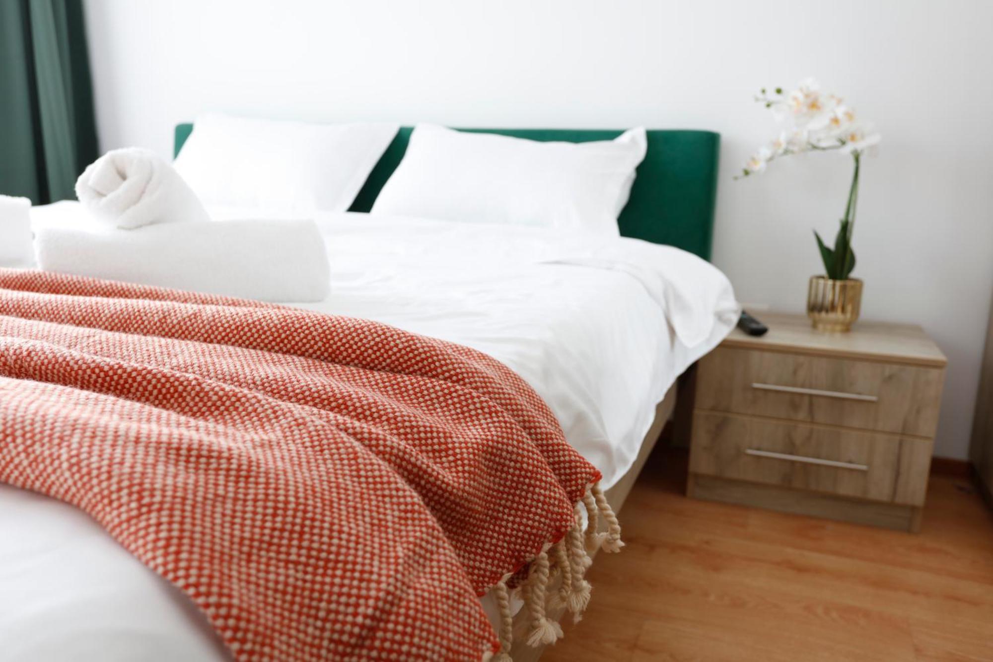 Enchanting Retreat - Historic Old Town - Pet-Friendly Haven - Steps From Unirii Bucureşti Ngoại thất bức ảnh