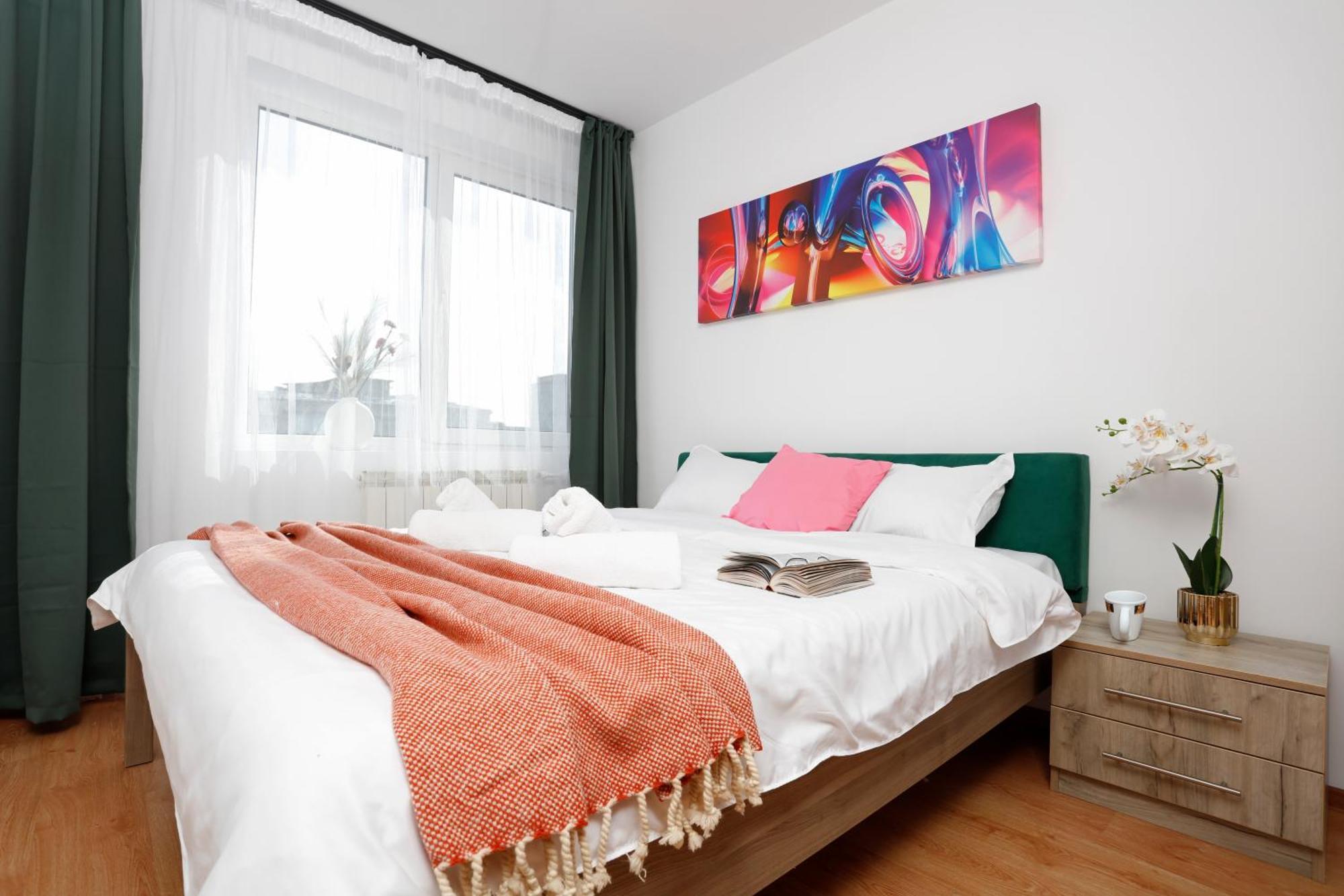 Enchanting Retreat - Historic Old Town - Pet-Friendly Haven - Steps From Unirii Bucureşti Ngoại thất bức ảnh