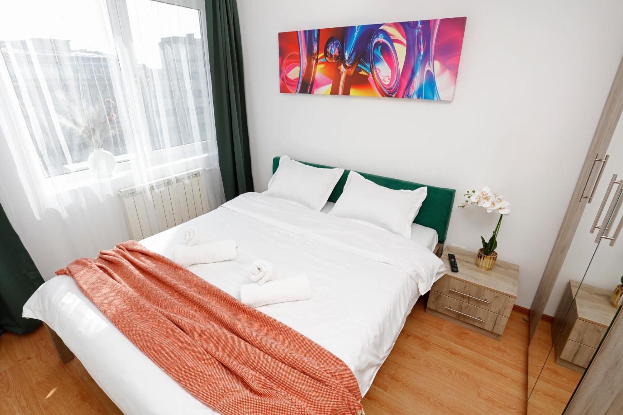 Enchanting Retreat - Historic Old Town - Pet-Friendly Haven - Steps From Unirii Bucureşti Ngoại thất bức ảnh